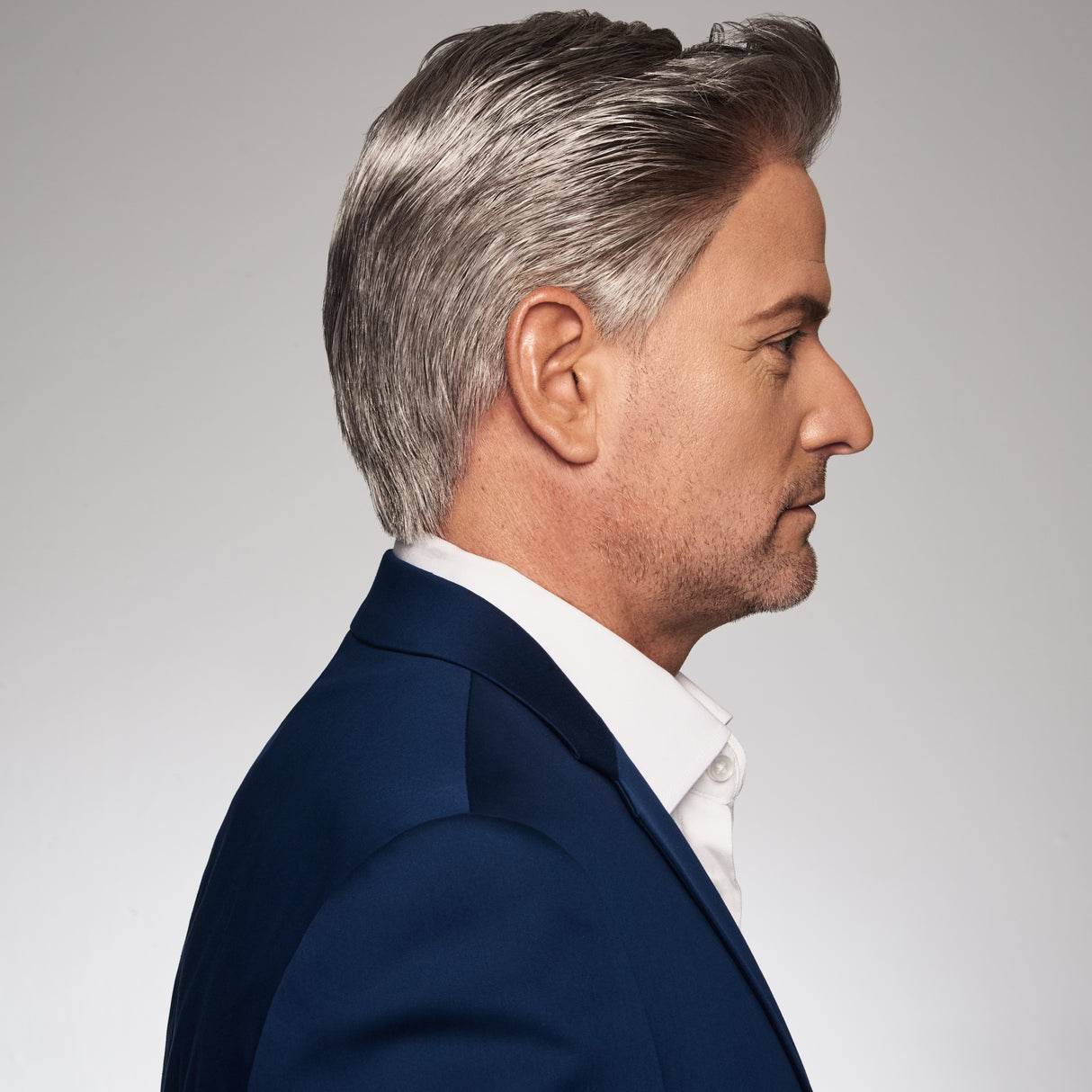 Distinguished Average large