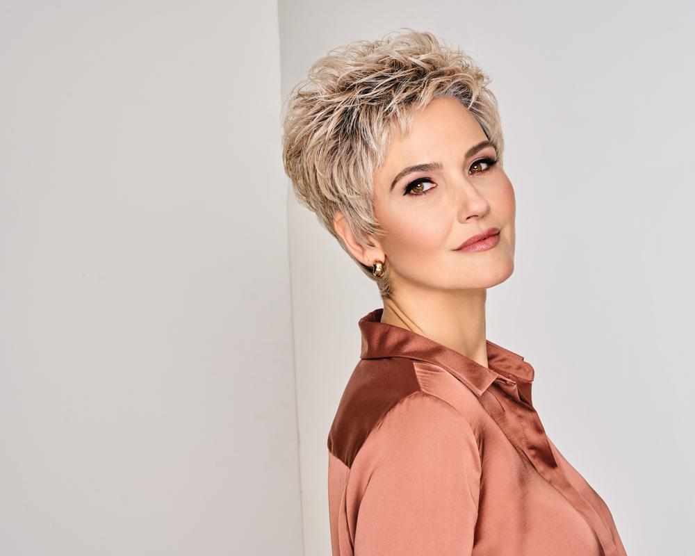 Straight Chic Petite average