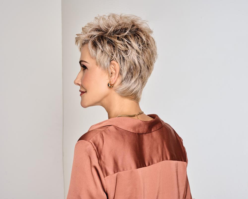 Straight Chic Petite average