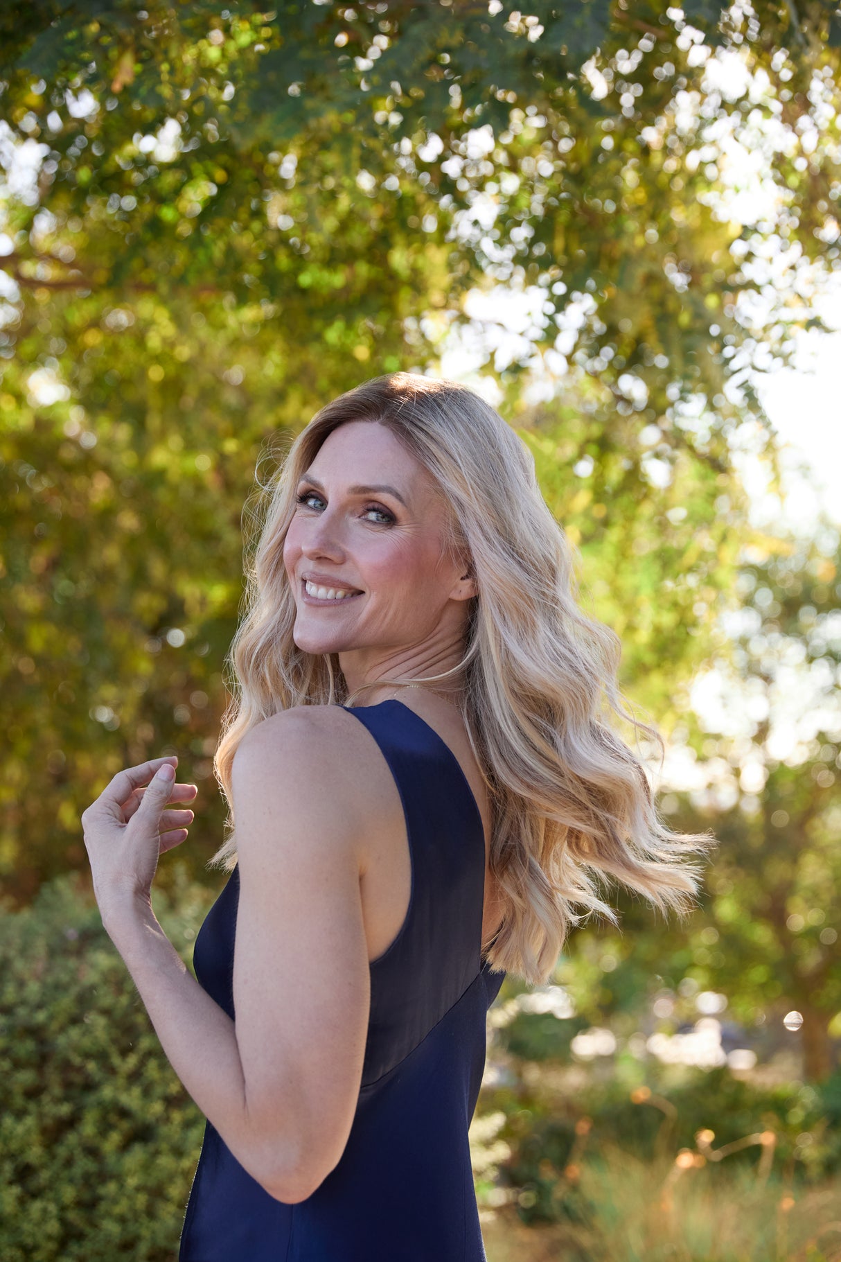 Top Trend Lace HD Wavy 18"