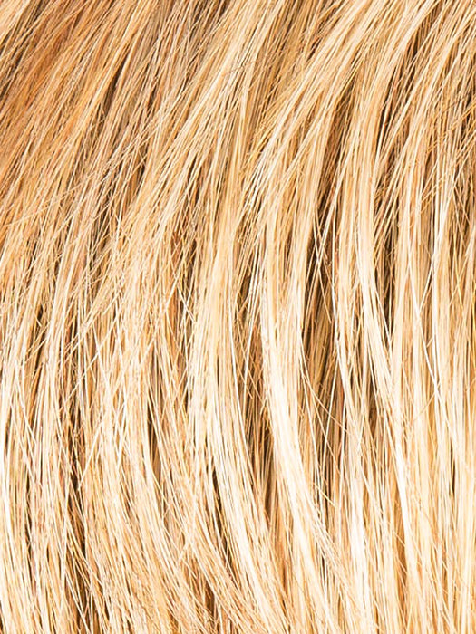 GINGER ROOTED 26.31.19 | Light Honey Blonde, Light Auburn, and Medium Honey Blonde Blend with Dark Roots