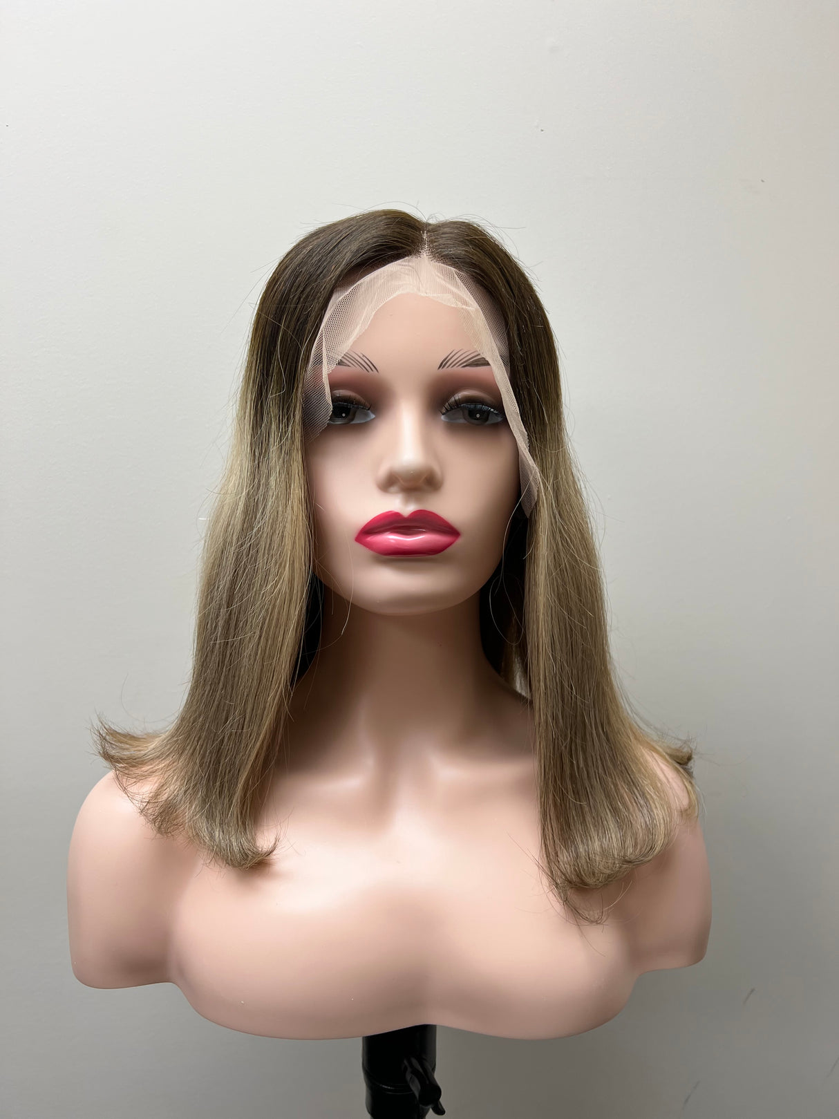 Lace Front (swiss) Lace Wig straight hair 14 inches medium head size GLUE LESS