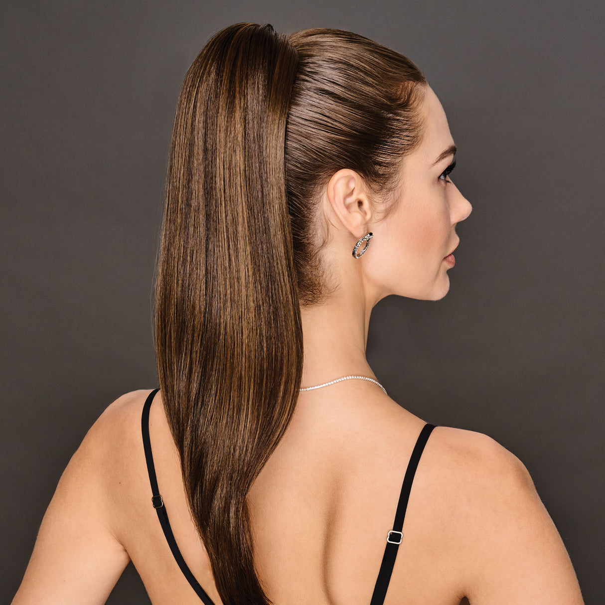 16in Straight Claw Clip Pony