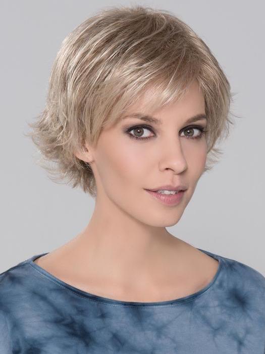 DATE by ELLEN WILLE in CHAMPAGNE ROOTED 22.20.25 | Light Neutral Blonde, Light Strawberry Blonde, Lightest Golden Blonde Blend with Shaded Roots
