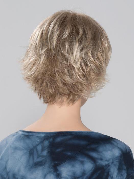 DATE by ELLEN WILLE in CHAMPAGNE ROOTED 22.20.25 | Light Neutral Blonde, Light Strawberry Blonde, Lightest Golden Blonde Blend with Shaded Roots